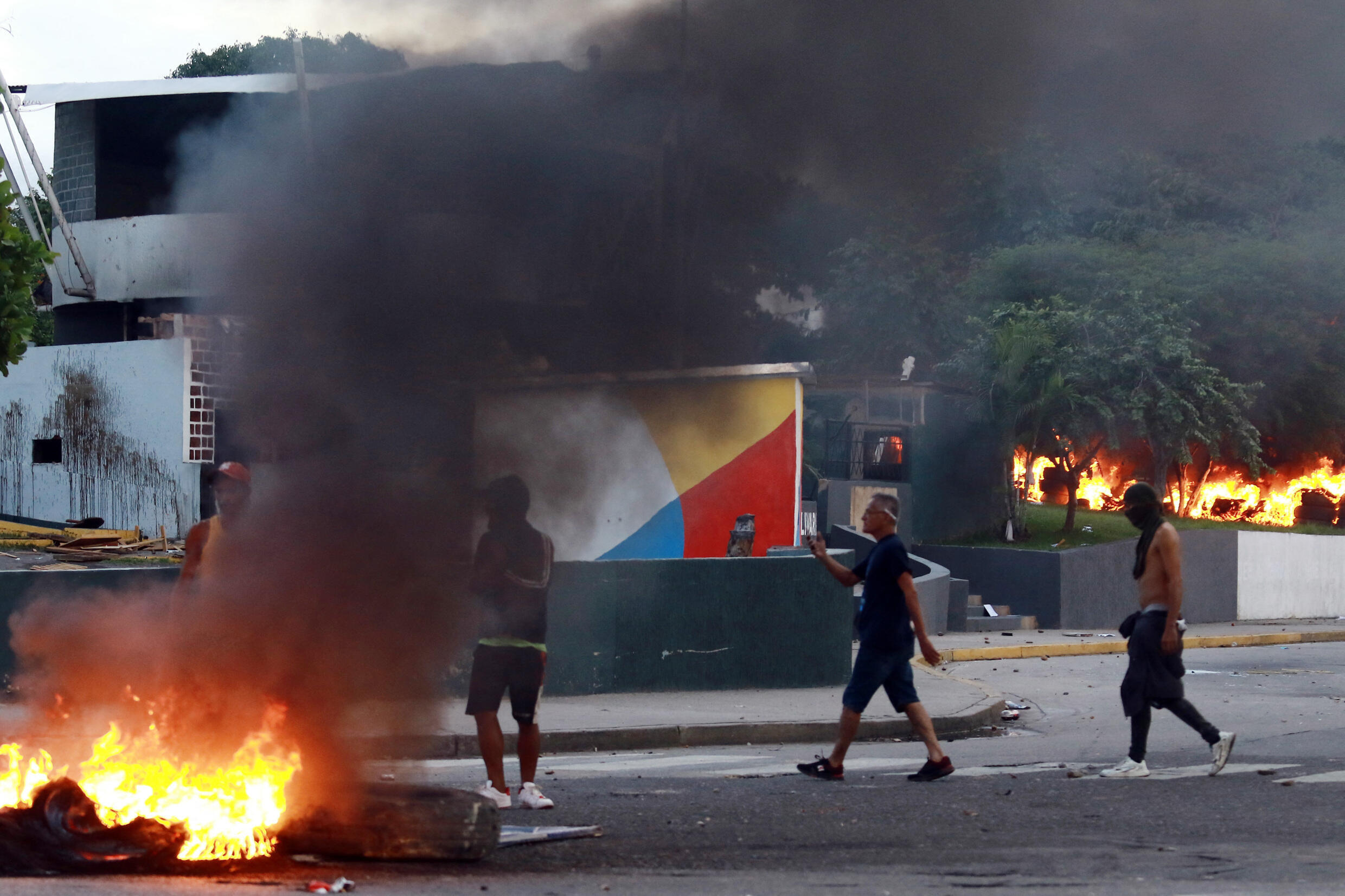 Venezuela: plusieurs morts et blessés lors des manifestations après la réélection de Nicolas Maduro