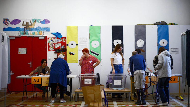 Législatives en France : les bureaux de vote sont ouverts pour un second tour