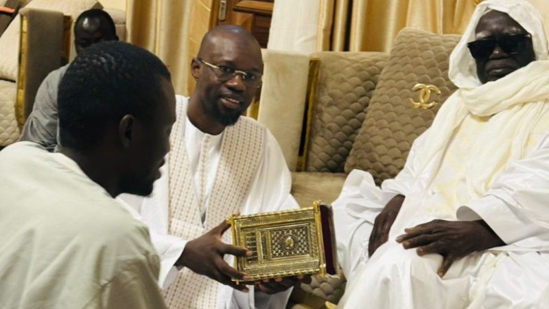 Touba : Ousmane Sonko reçu par Serigne Mountakha…