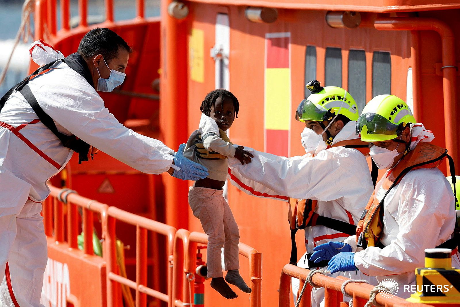 Îles Canaries : 230 migrants secourus à bord de trois pirogues »