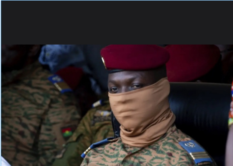 Les Burkinabé « pris en étau » par des combats entre les autorités et des groupes djihadistes