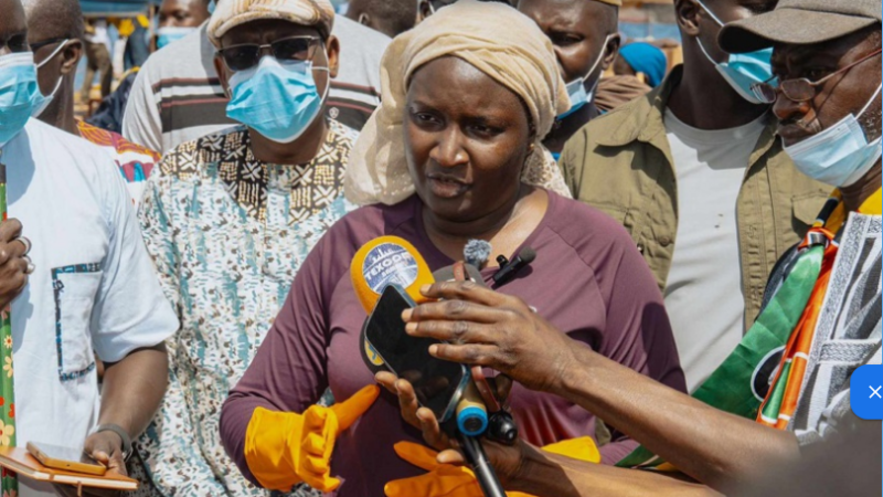 Khady Diène Gaye fustige la « lenteur » des travaux du stade régional de Kédougou