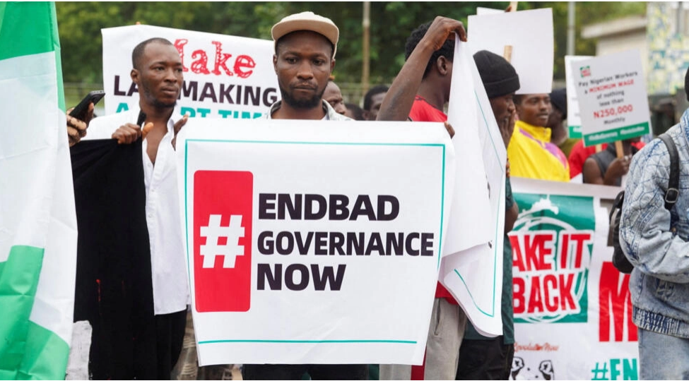 Nigeria: des milliers de manifestants convergent dans les rues pour exiger de meilleures conditions de vie