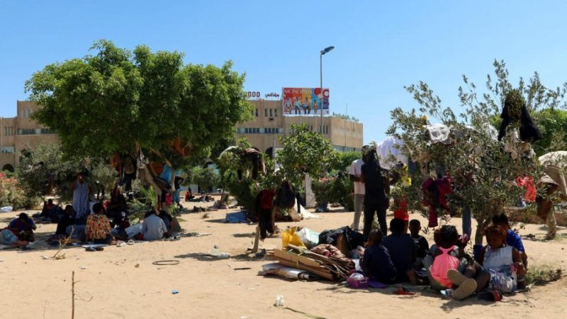 70 migrants sénégalais retenus en Tunisie par des bandes armées : le maire de Thiaroye-sur-mer dénonce le silence des autorités