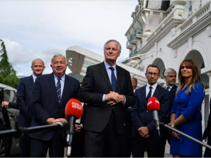 France: le gouvernement Barnier se précise, premières polémiques sur sa droitisation