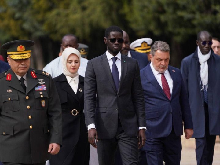 [Photos] Turquie : Le président Diomaye Faye débute sa visite au mausolée de Mustafa Kemal Atatürk