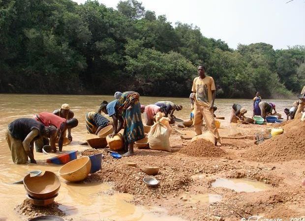 Fleuve du Falémé : 17 sites d’orpaillages et six entreprises d’exploitation minière suspendues pour non respect du décret interdisant les activités