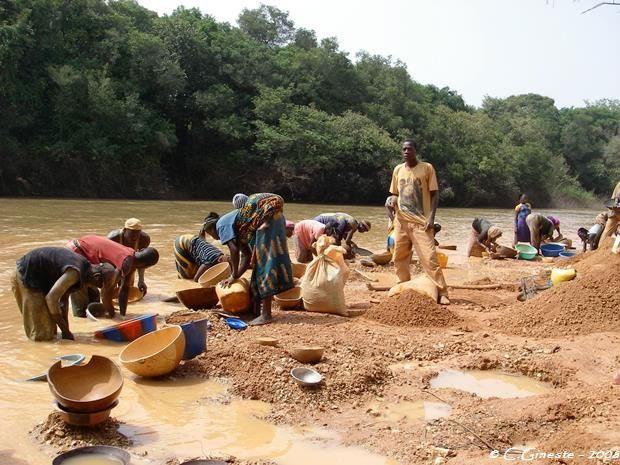 Fleuve du Falémé : 17 sites d’orpaillages et six entreprises d’exploitation minière suspendues pour non respect du décret interdisant les activités