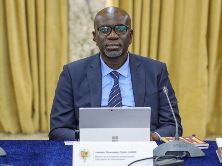 Le gouvernement répond à Macky Sall : « A défaut de se taire, il devrait présenter ses excuses »