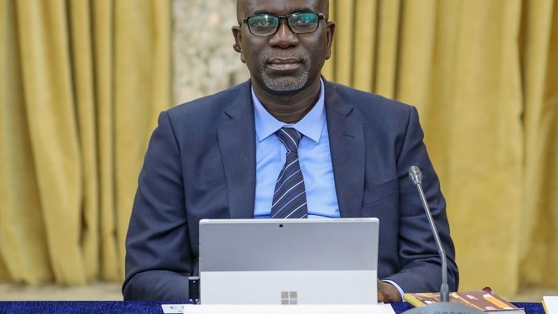 Le gouvernement répond à Macky Sall : « A défaut de se taire, il devrait présenter ses excuses »