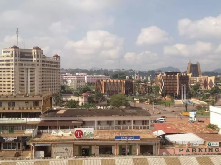 Cameroun: une vidéo de maltraitance du chanteur Longuè Longuè refait surface sur les réseaux sociaux