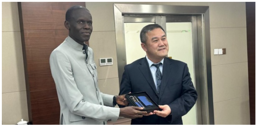 Chine : Les étapes importantes de la visite de Waly Diouf Bodiang, DG du Port