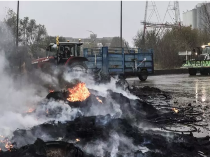 France: les agriculteurs lèvent le blocage du port de Bordeaux après un engagement du gouvernement