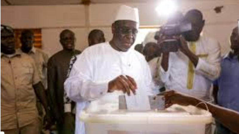 L’ancien président Macky Sall ne pourra pas voter aux législatives du 17 novembre : voici pourquoi !