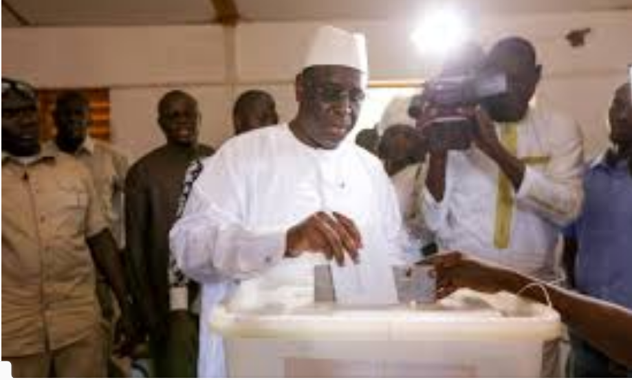 L’ancien président Macky Sall ne pourra pas voter aux législatives du 17 novembre : voici pourquoi !