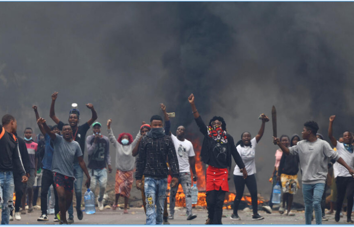 Manifestations au Mozambique: heurts dans la capitale quadrillée par les forces de l’ordre