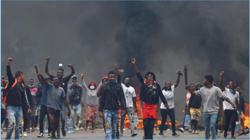 Manifestations au Mozambique: heurts dans la capitale quadrillée par les forces de l’ordre