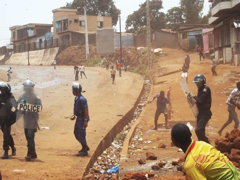 Guinée : des dizaines de morts dans des heurts lors d’un match de foot