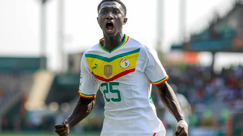 Lamine Camara après son sacre de meilleur jeune joueur: « On va aller chercher le Ballon d’or maintenant »