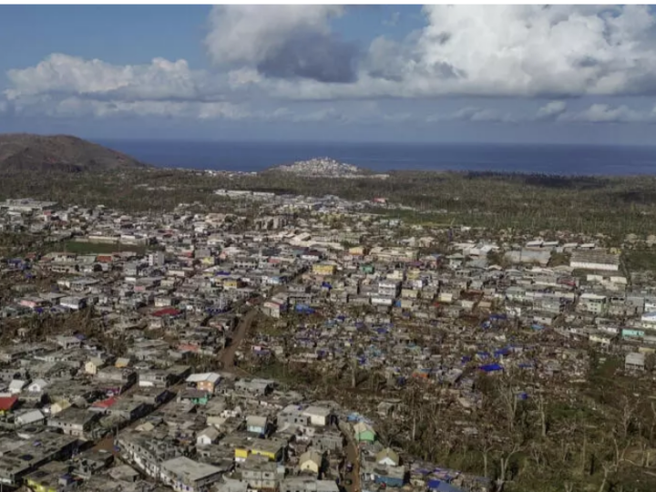 Cyclone Chido à Mayotte: les prioritaires sont évacués au compte-gouttes vers l’île de La Réunion