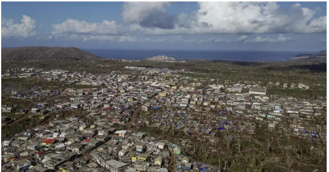 Cyclone Chido à Mayotte: les prioritaires sont évacués au compte-gouttes vers l’île de La Réunion