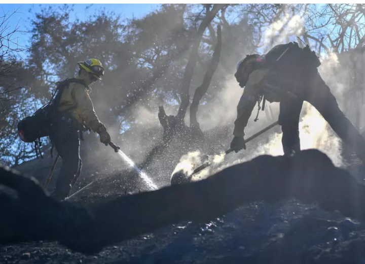 Incendies de Los Angeles: le renforcement du vent fait craindre de nouveaux départs de feu