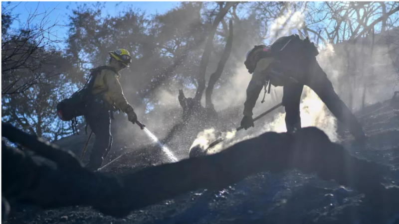 Incendies de Los Angeles: le renforcement du vent fait craindre de nouveaux départs de feu