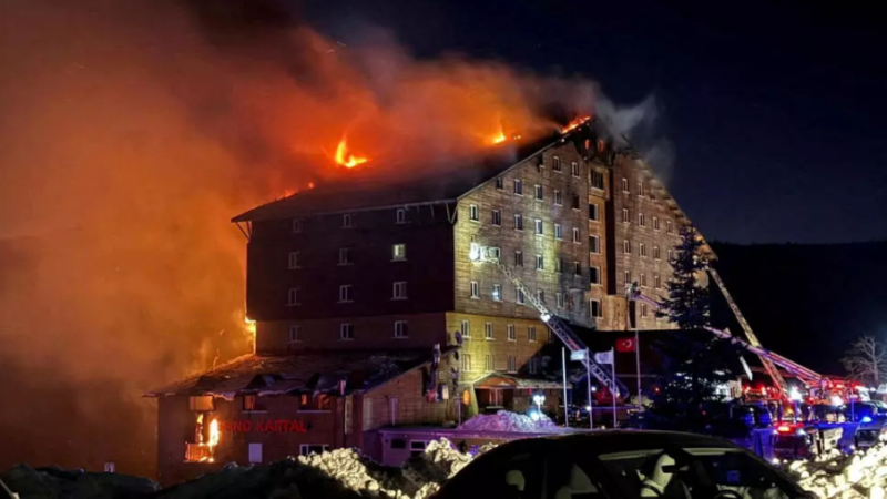 Turquie: un incendie dans un hôtel d’une station de ski fait au moins 66 morts