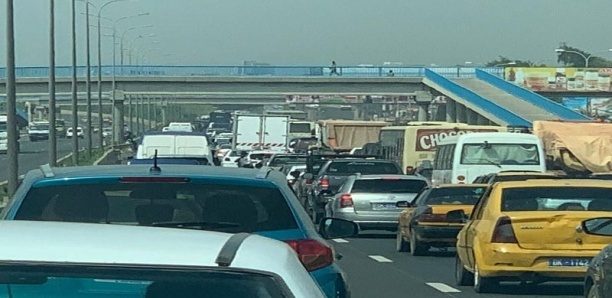 Autoroute à péage (Rufisque-Dakar) : Un carambolage fait ralentir la circulation… un bouchon de 5 km constaté ce lundi