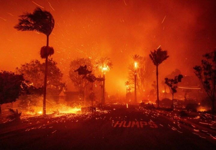 Les incendies de Los Angeles toujours indomptés, au moins dix morts